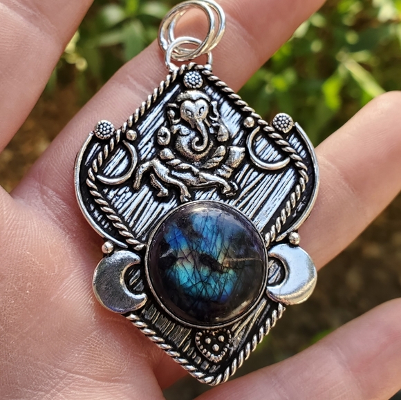 New Labradorite 925 Silver Double Crescent Moon Ganesh Pendant. - Picture 4 of 7